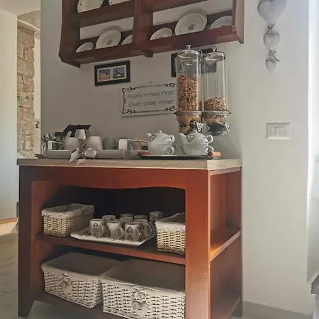 לינה וארוחת בוקר Alisso 3*